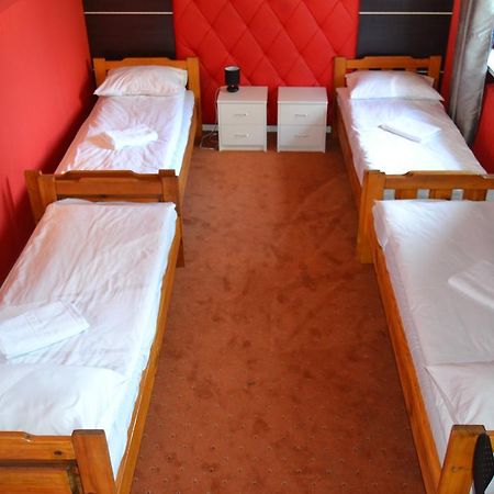 בארטוסיצה Hotel Astra מראה חיצוני תמונה